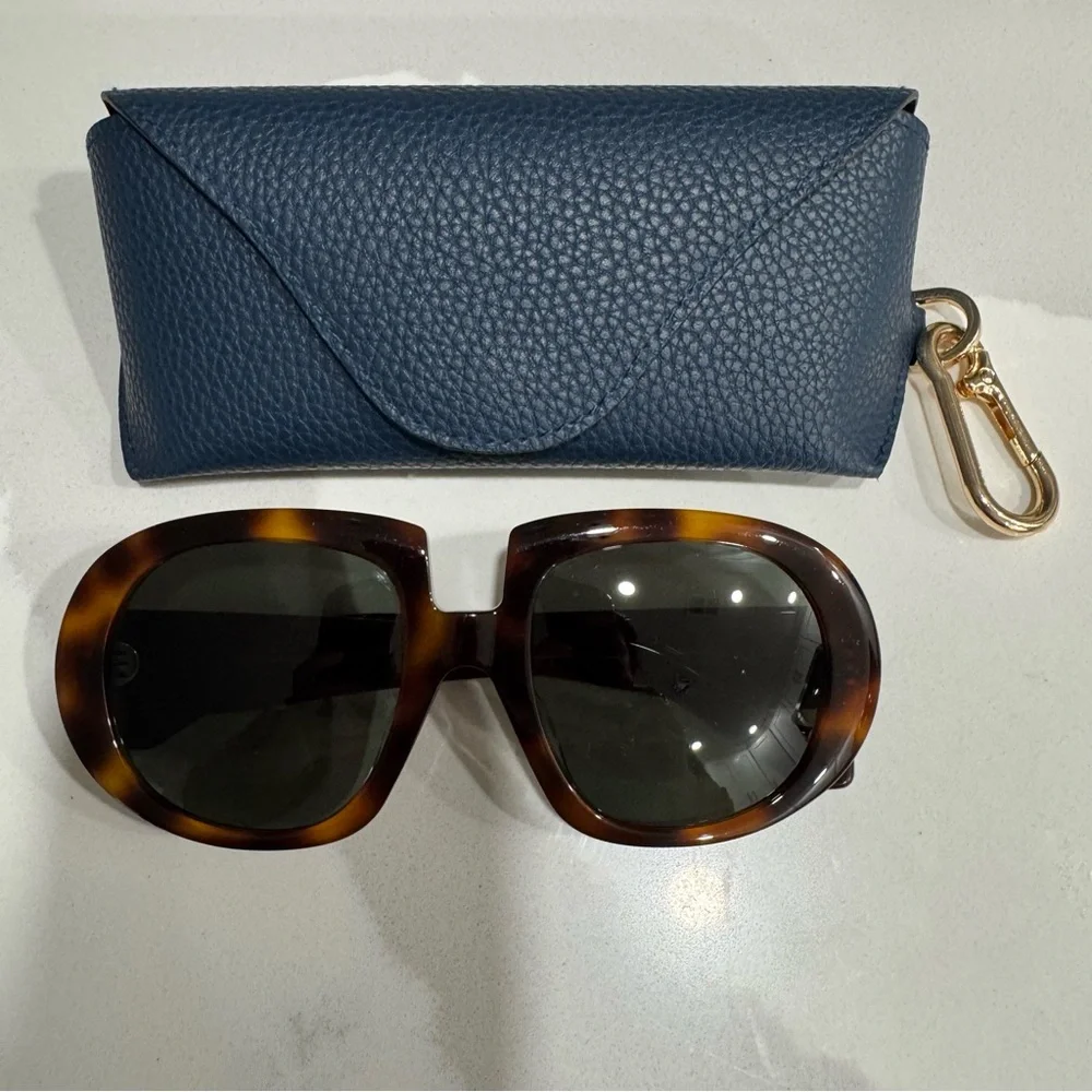 LOEWE Tortoiseshell Round Sunglasses - Picture 10 of 11